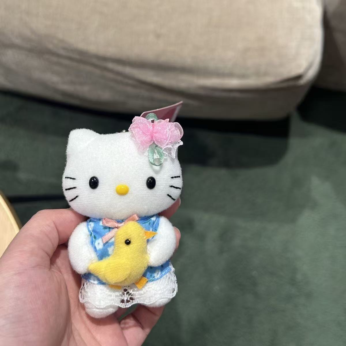 Hello Kitty Hug Duck bloemenju - Good Floral & Wedding Decor Supply recensie en prijs